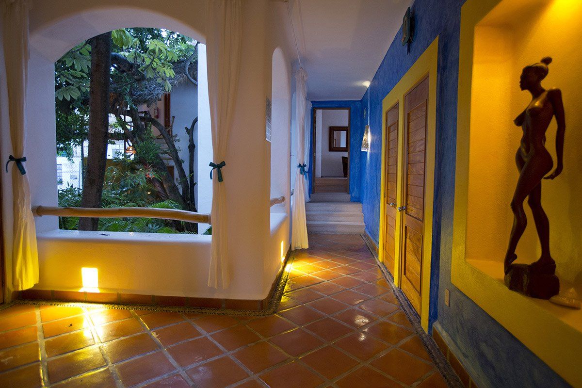 hoteles-boutique-de-mexico-hotel-luna-liquida-puerto-vallarta-pasillo-sol hoteles-boutique-de-mexico-hotel-luna-liquida-puerto-vallarta-pasillo-sol