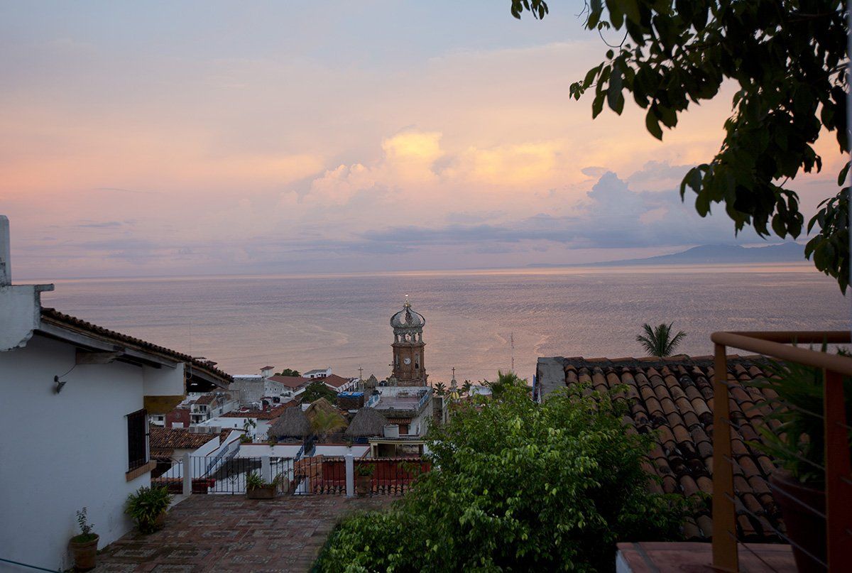 hoteles-boutique-de-mexico-hotel-luna-liquida-puerto-vallarta-atardecer-corazon hoteles-boutique-de-mexico-hotel-luna-liquida-puerto-vallarta-atardecer-corazon