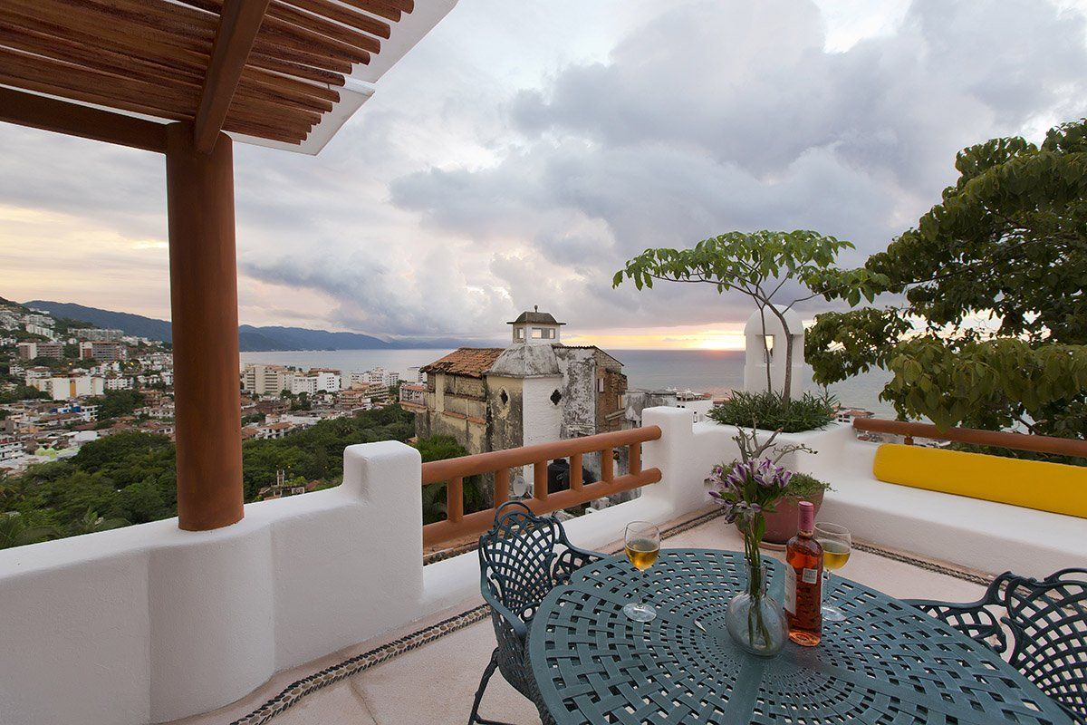 hoteles-boutique-de-mexico-hotel-luna-liquida-puerto-vallarta-terazza-brindis-2 hoteles-boutique-de-mexico-hotel-luna-liquida-puerto-vallarta-terazza-brindis-2
