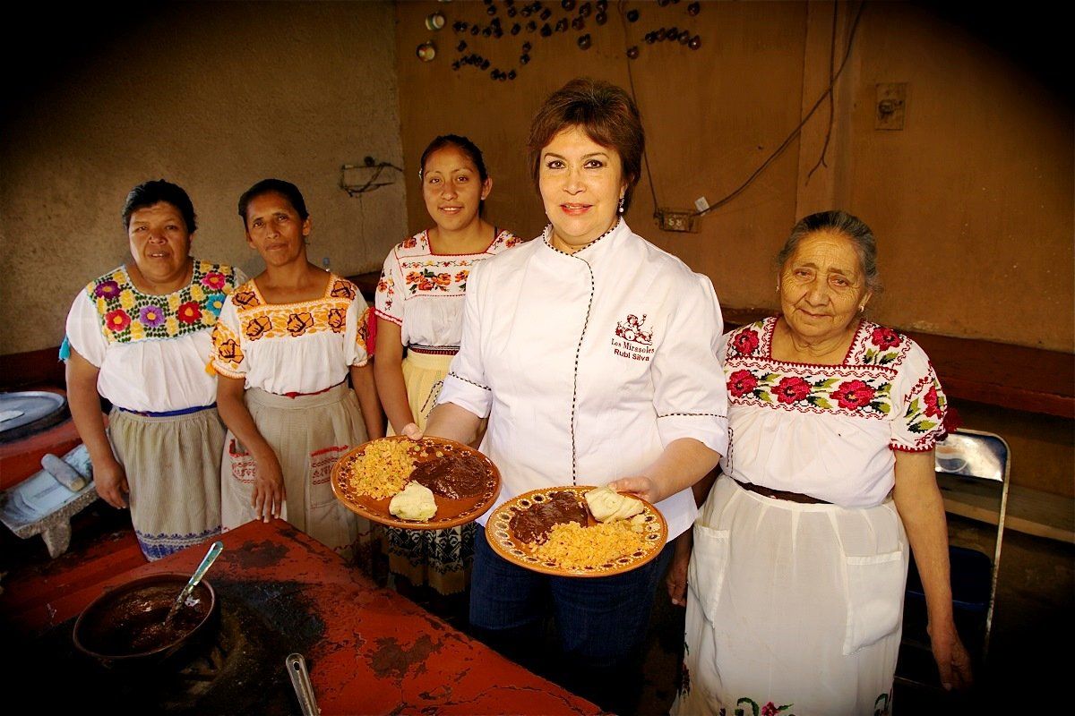hoteles-boutique-de-mexico-Expresiones-Culinarias-LosMirasoles-Morelia-03 hoteles-boutique-de-mexico-Expresiones-Culinarias-LosMirasoles-Morelia-03