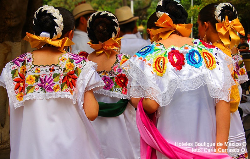 Typical costumes, pride of all Mexicans