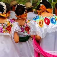 Typical costumes, pride of all Mexicans