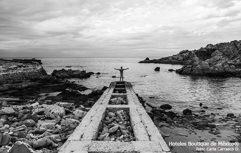Travelers and tourists… synonyms or antonyms?